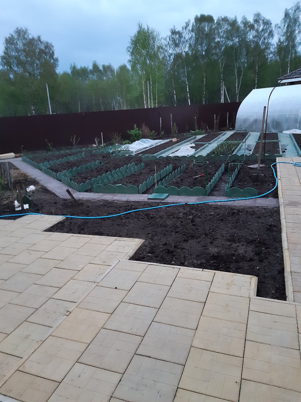 Плитка полимерпесчаная 33*33*2,5 серая ( поддон 50м.кв 450шт 9шт м.кв)